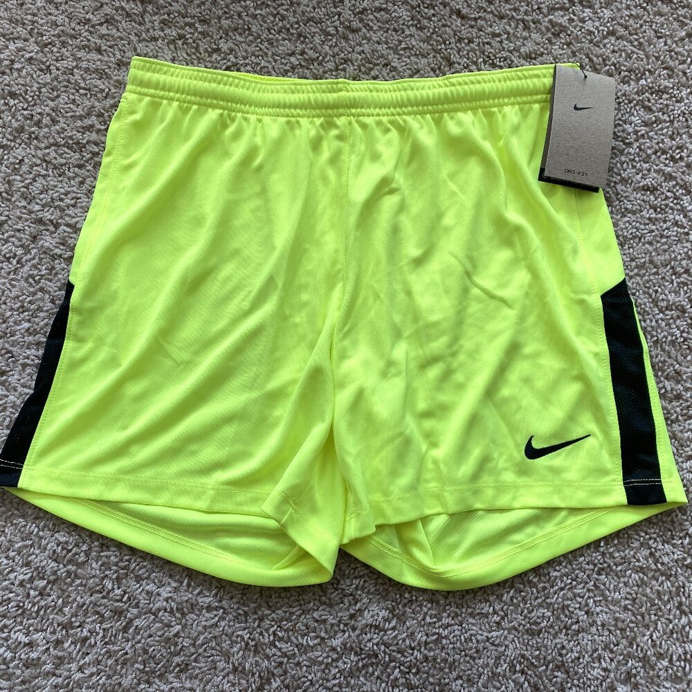 Nike Dri-Fit League Knit II Women's soccer shorts M BV6858